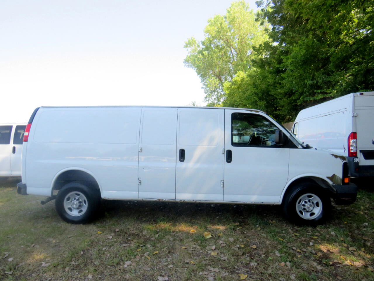 Used 2009 Chevrolet Express 2500 Extended image 4