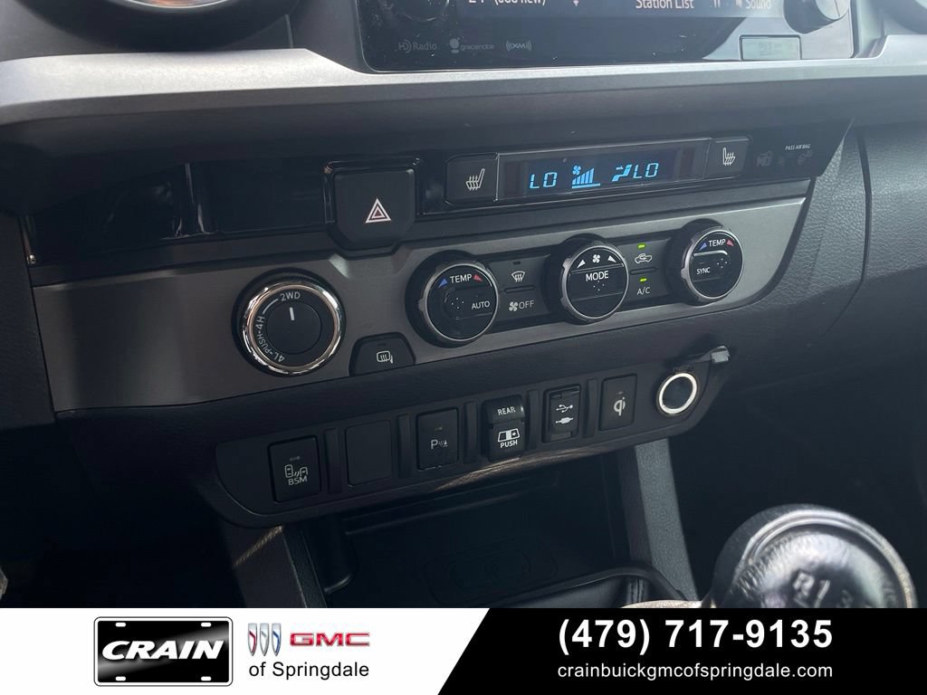 Used 2018 Toyota Tacoma TRD Sport w/ TRD Premium Sport Package AWD/4WD image 15