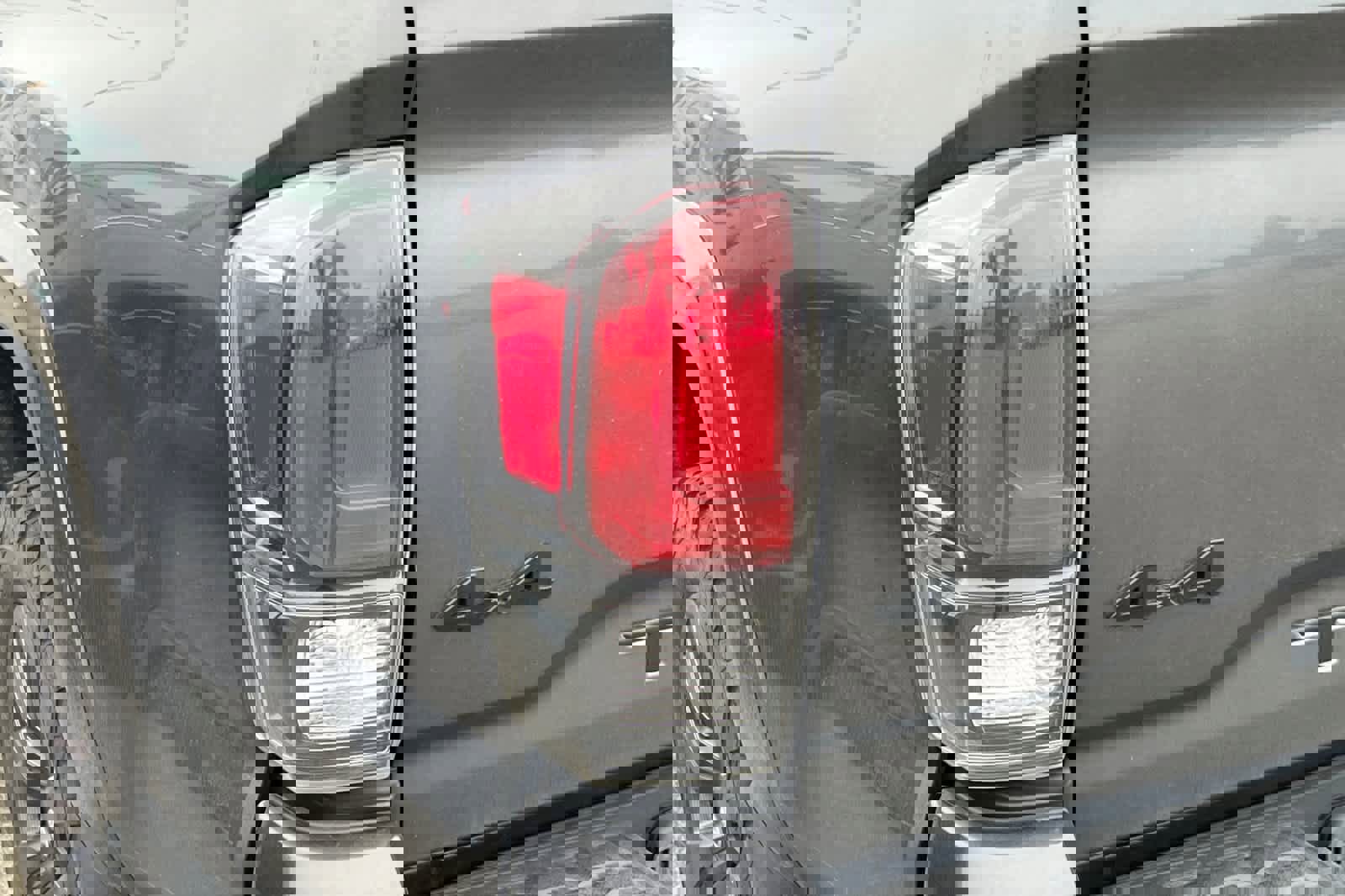 Used 2022 Toyota Tacoma Limited image 15