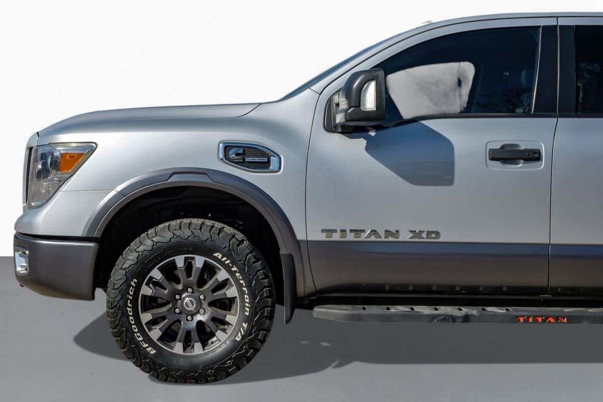 Used 2019 Nissan Titan PRO-4X image 10