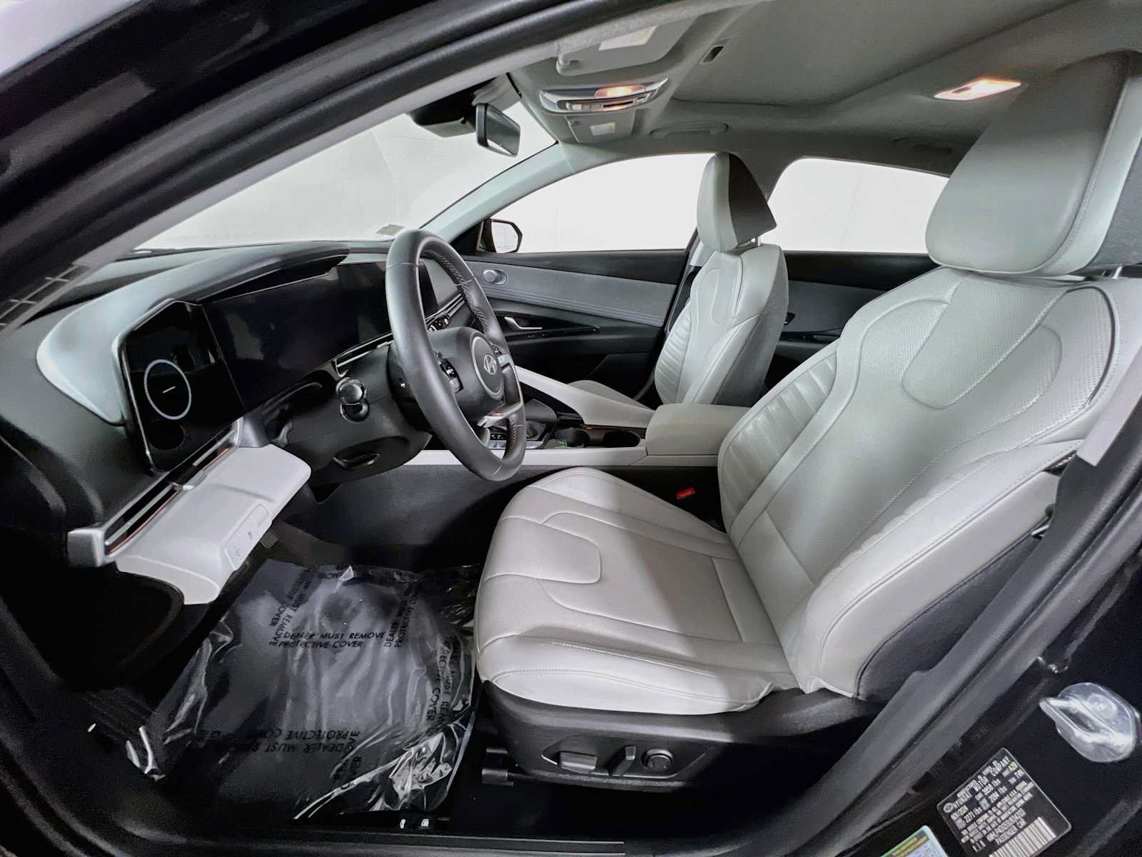 Certified 2025 Hyundai Elantra Limited FWD image 21