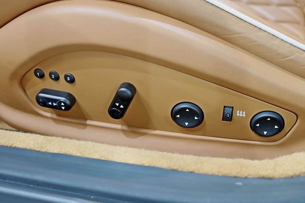 Used 2011 Ferrari California RWD image 26