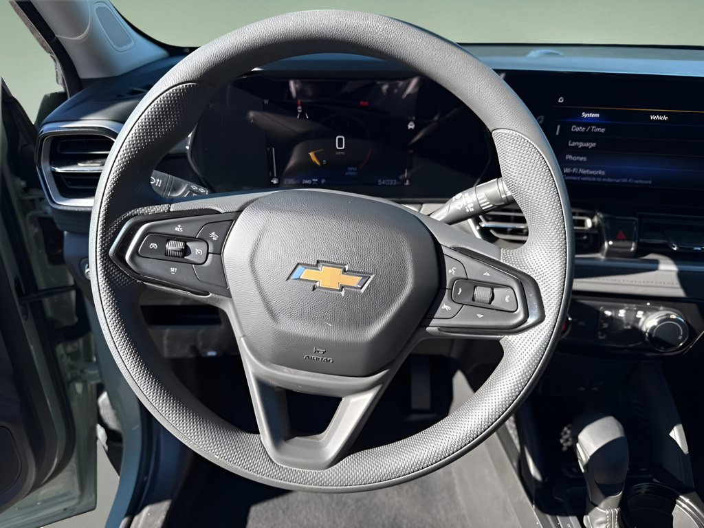 Used 2025 Chevrolet TrailBlazer LT AWD/4WD image 16