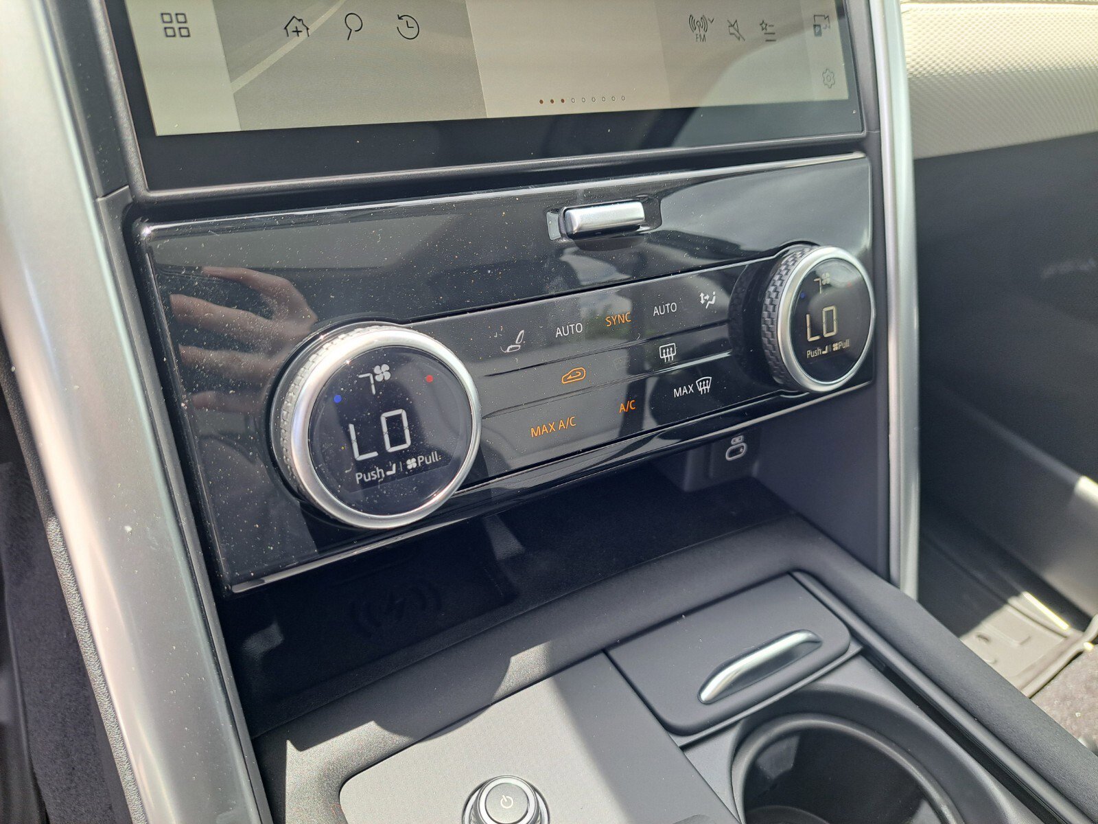 Certified 2025 Land Rover Discovery Dynamic SE image 13