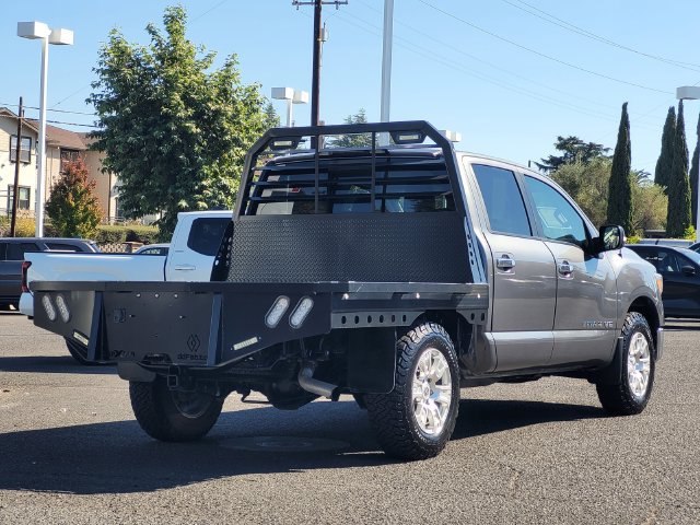 Used 2018 Nissan Titan SV w/ SV Convenience Package AWD/4WD image 6