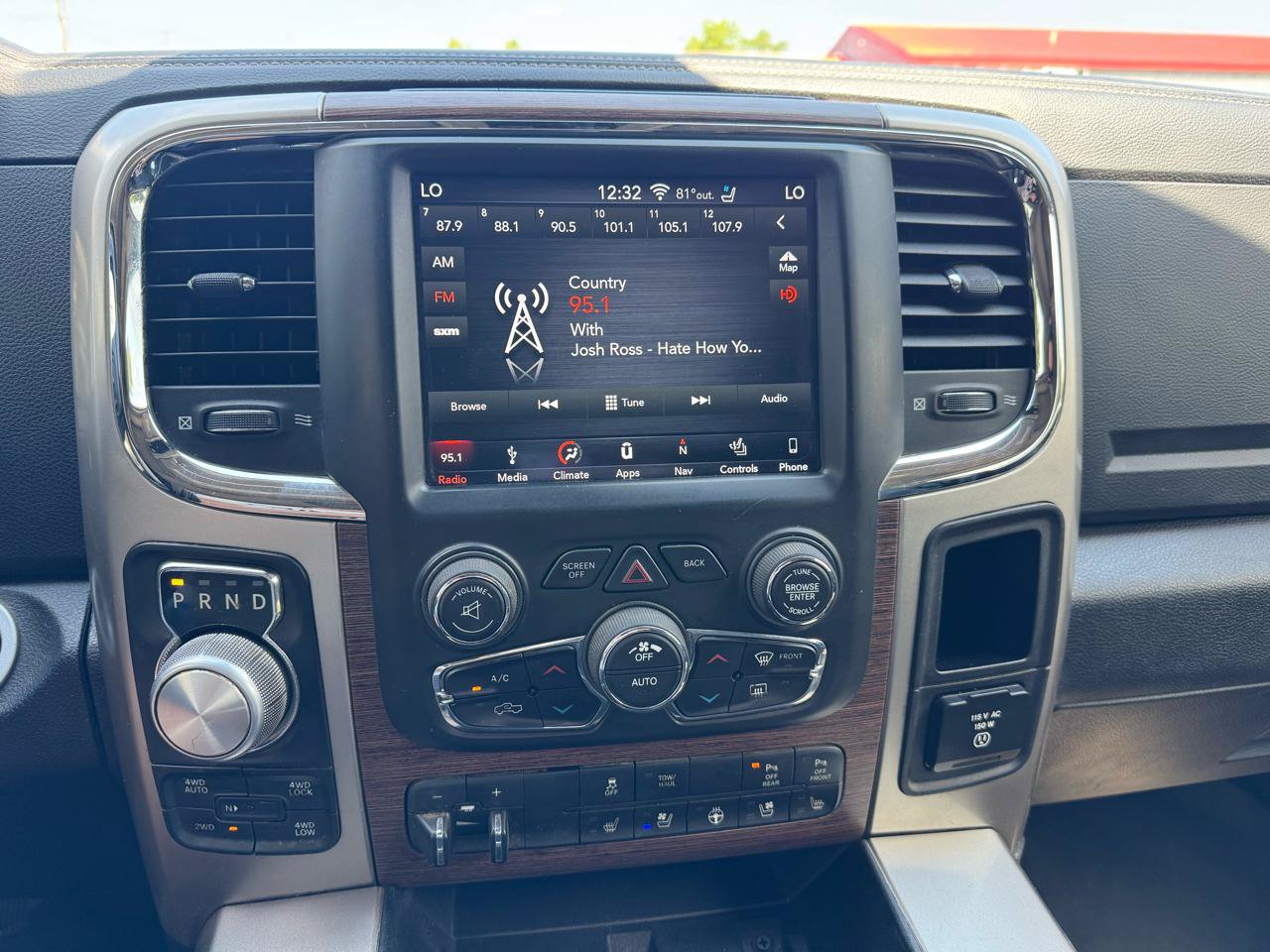 Used 2018 RAM 1500 Laramie w/ Convenience Group AWD/4WD image 14