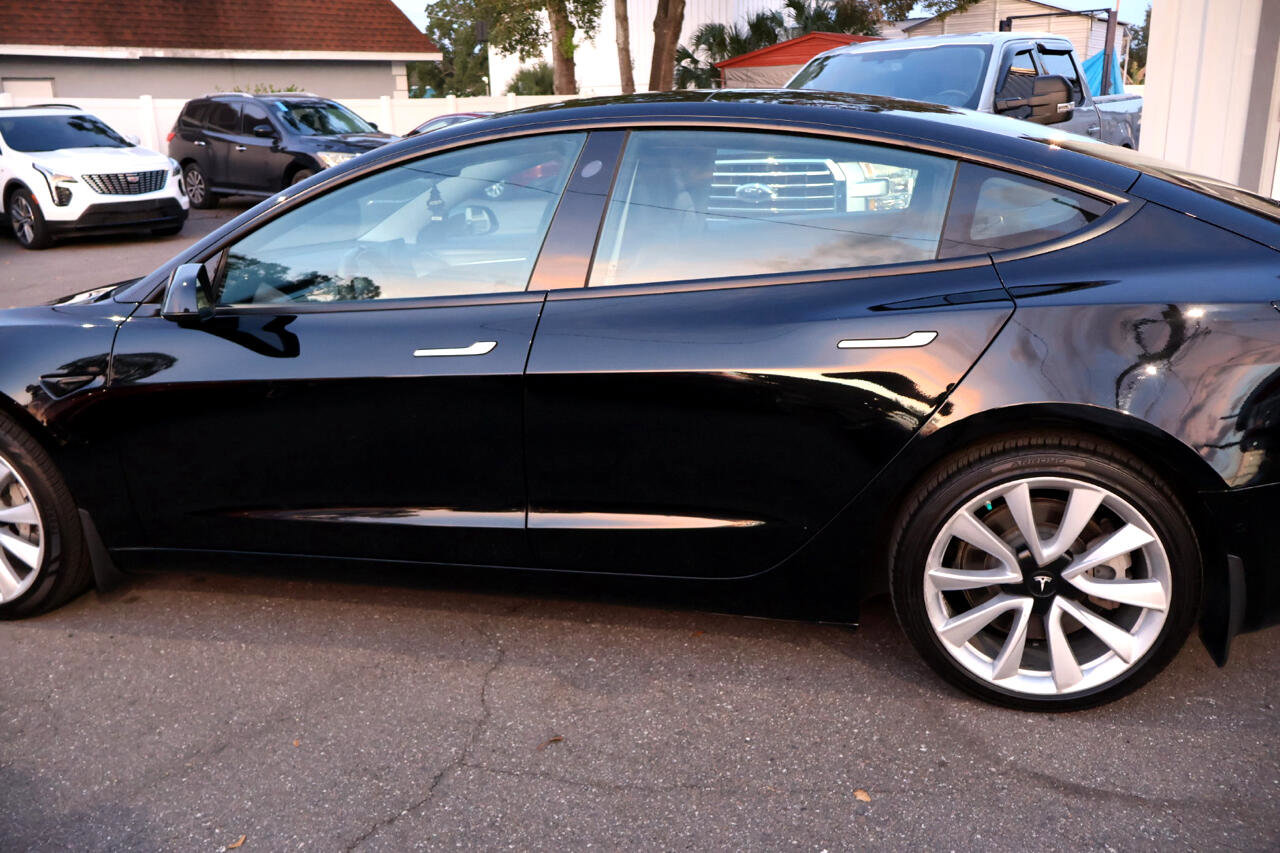 Used 2022 Tesla Model 3 Standard Range image 5