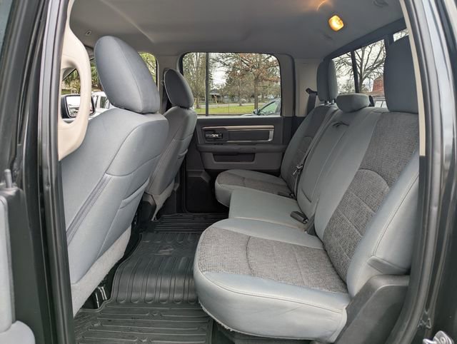 Used 2017 RAM 1500 Classic SLT w/ SLT Plus D￩cor Group image 29