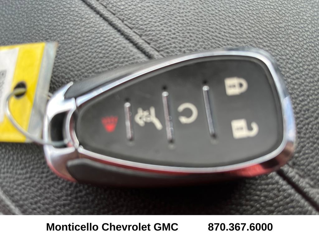 Used 2023 Chevrolet Traverse LT FWD image 25