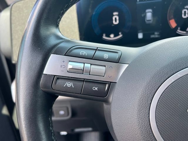 Used 2025 Hyundai Kona SEL FWD image 14
