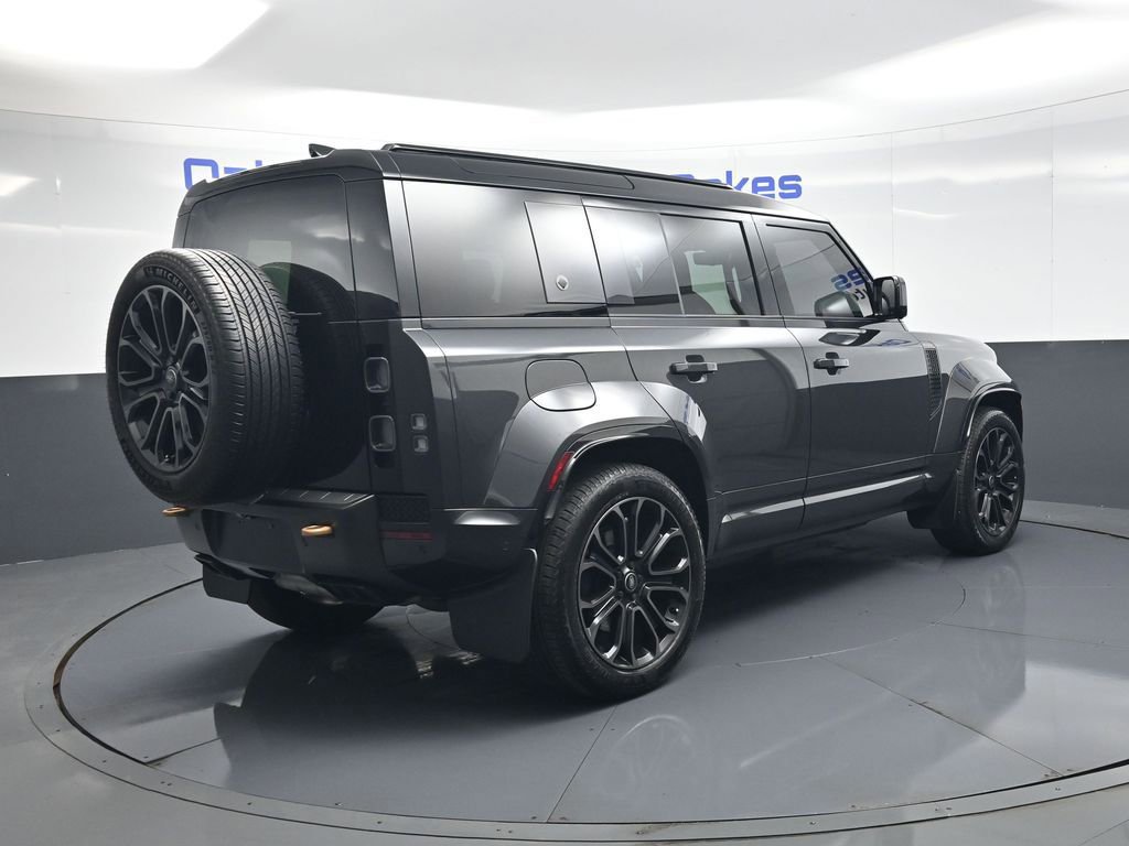 Used 2025 Land Rover Defender 110 AWD/4WD image 8