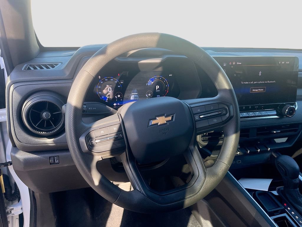 Used 2025 Chevrolet Colorado W/T image 10