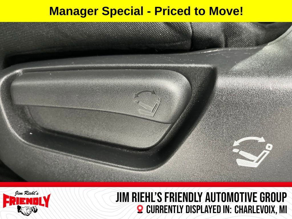 Used 2018 Nissan Pathfinder SV image 34