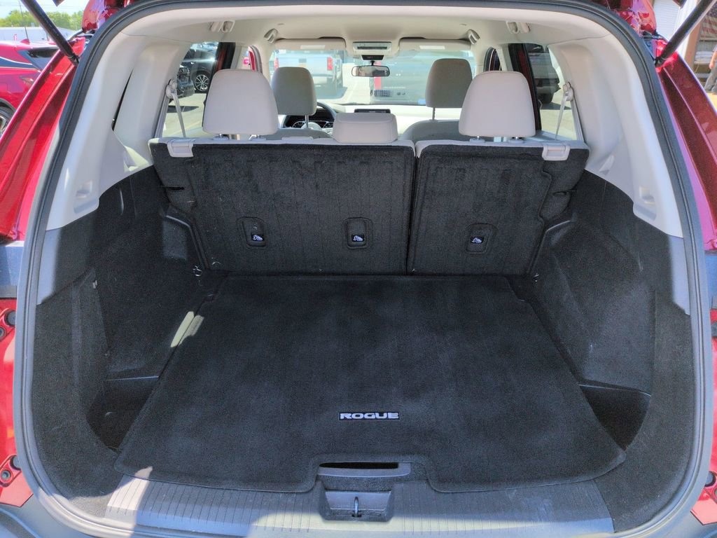 Used 2023 Nissan Rogue SV FWD image 28