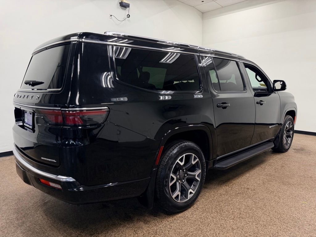 Used 2023 Jeep Wagoneer L Series III w/ Flexible Seating Group AWD/4WD image 6