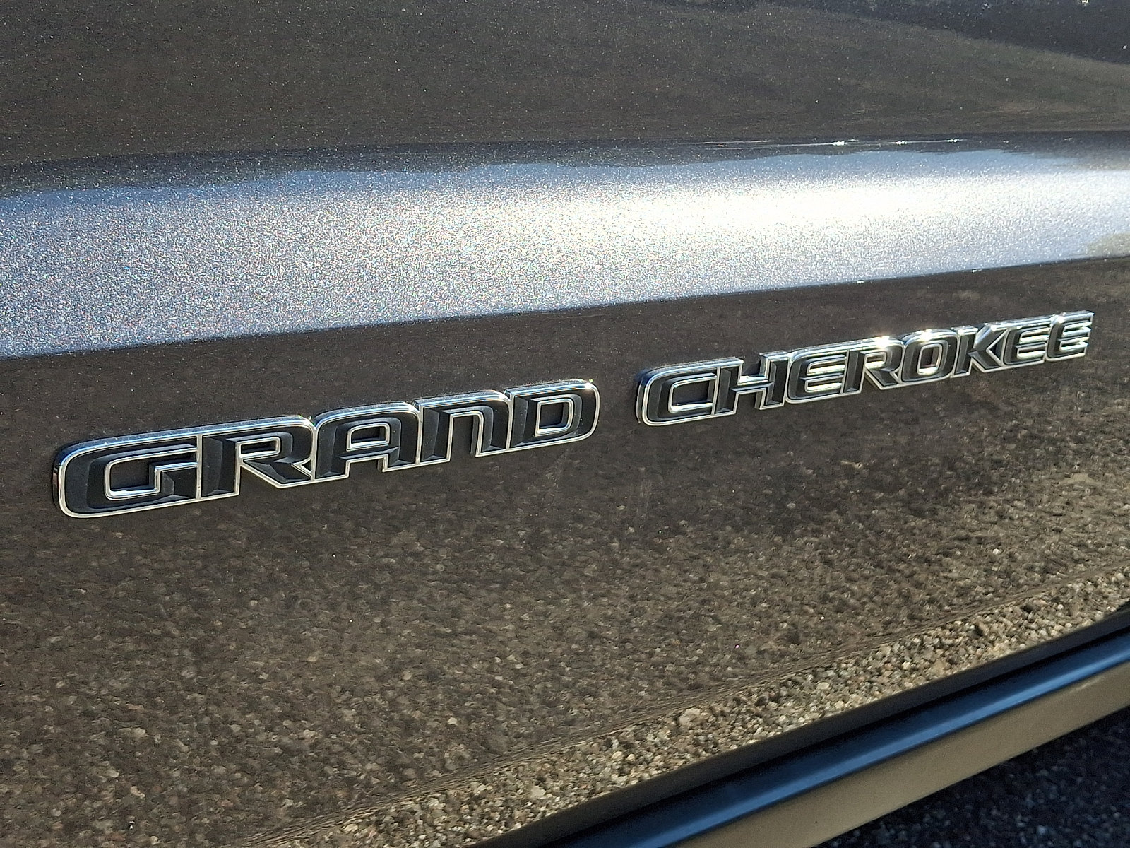Used 2017 Jeep Grand Cherokee Limited AWD/4WD image 30