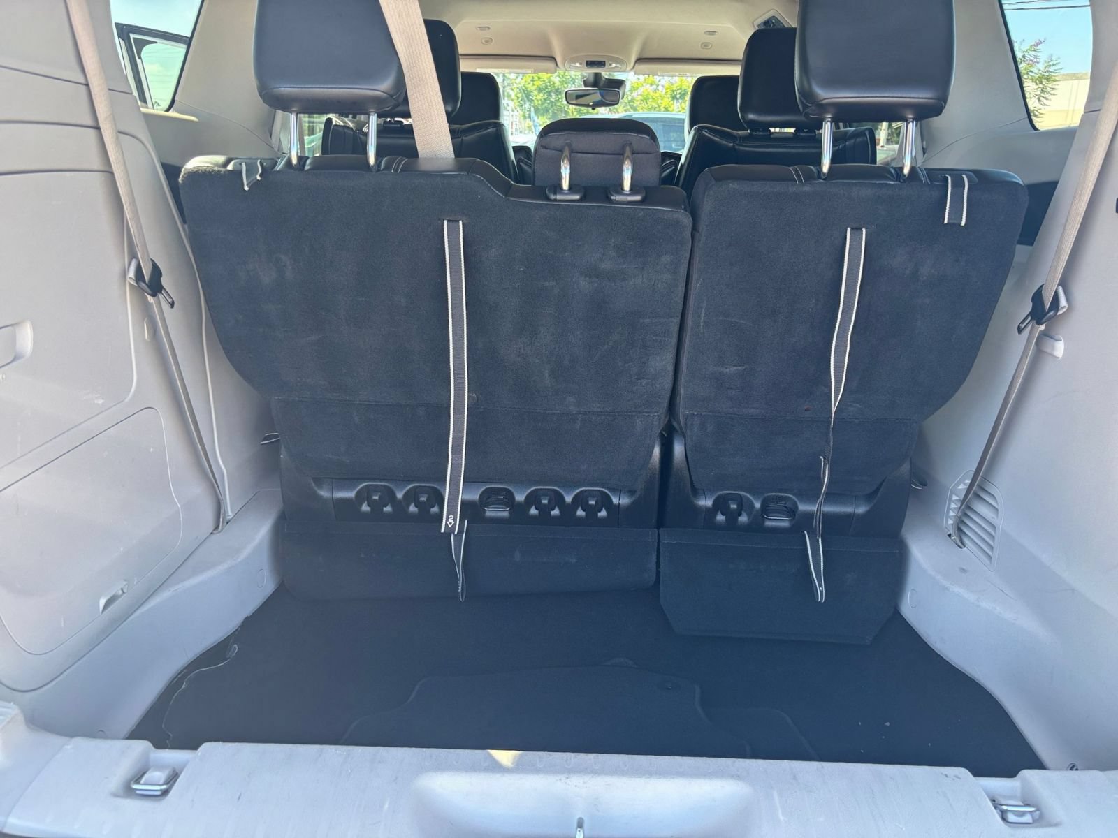 Used 2023 Chrysler Pacifica Touring-L FWD image 33