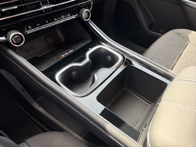 New 2027 Chevrolet Traverse LT w/ Sun and Wheel Package FWD image 28