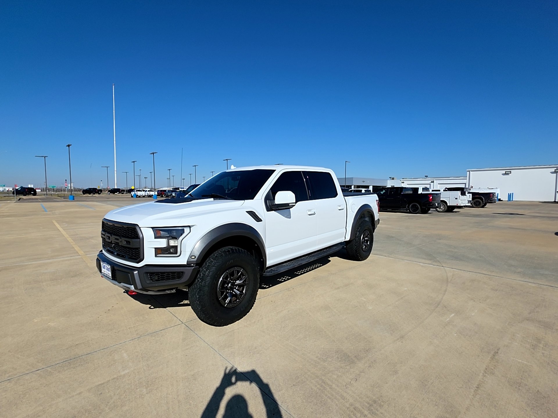 Used 2019 Ford F150 Raptor w/ Equipment Group 802A Luxury image 3