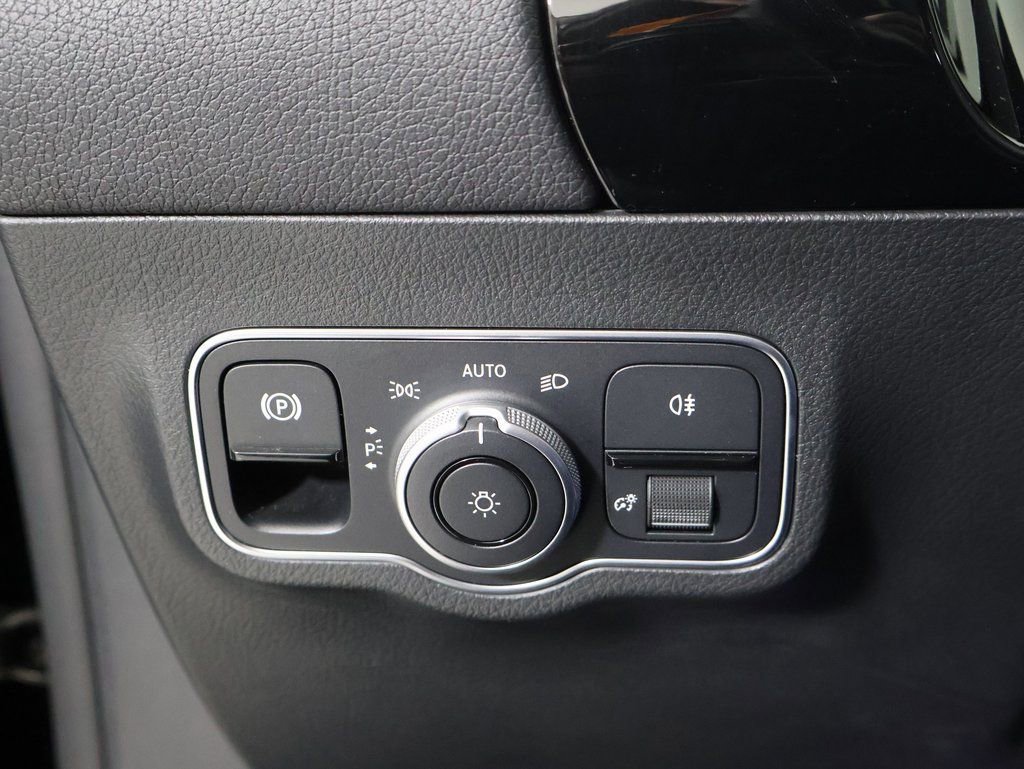 Used 2023 Mercedes-Benz GLA 35 AMG 4MATIC image 25