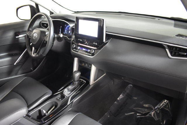 Used 2023 Toyota Corolla Cross XLE w/ Convenience Package AWD/4WD image 37