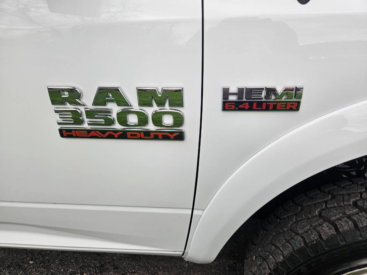 Used 2018 RAM 3500 Tradesman w/ Chrome Appearance Group AWD/4WD image 9