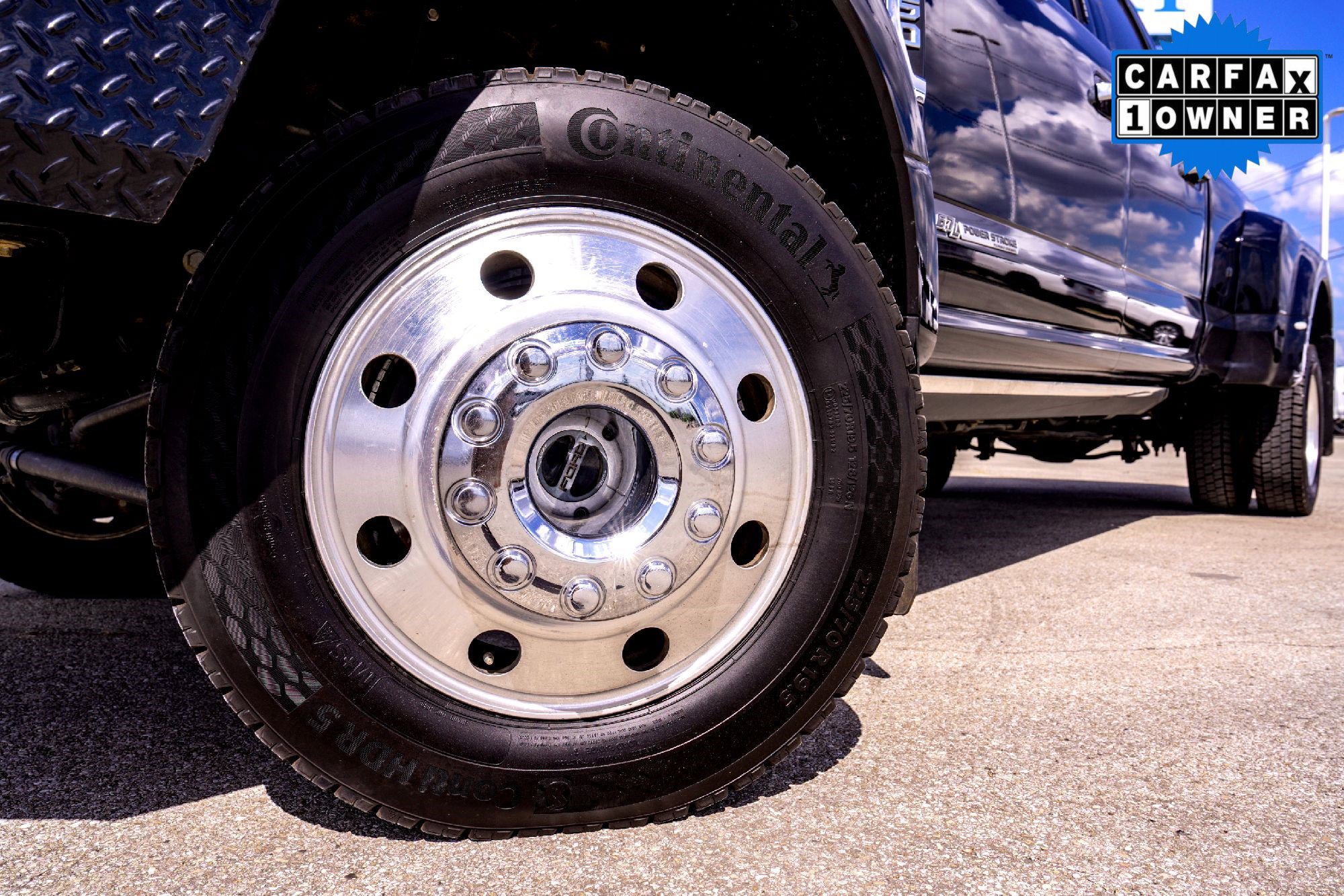 Used 2021 Ford F450 Platinum w/ FX4 Off-Road Package image 2