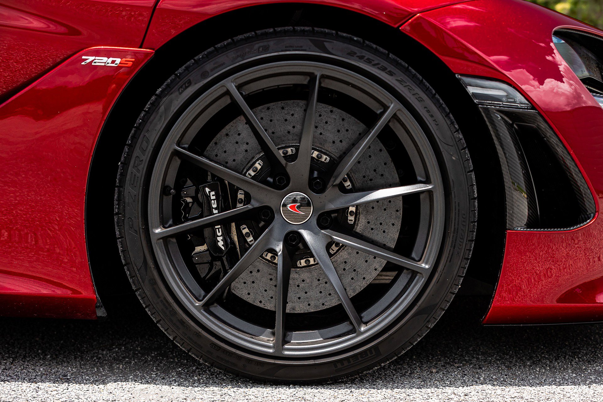 Used 2018 McLaren 720S Luxury RWD image 13