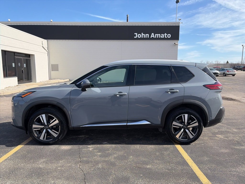 Used 2023 Nissan Rogue SL w/ SL Premium Package image 3