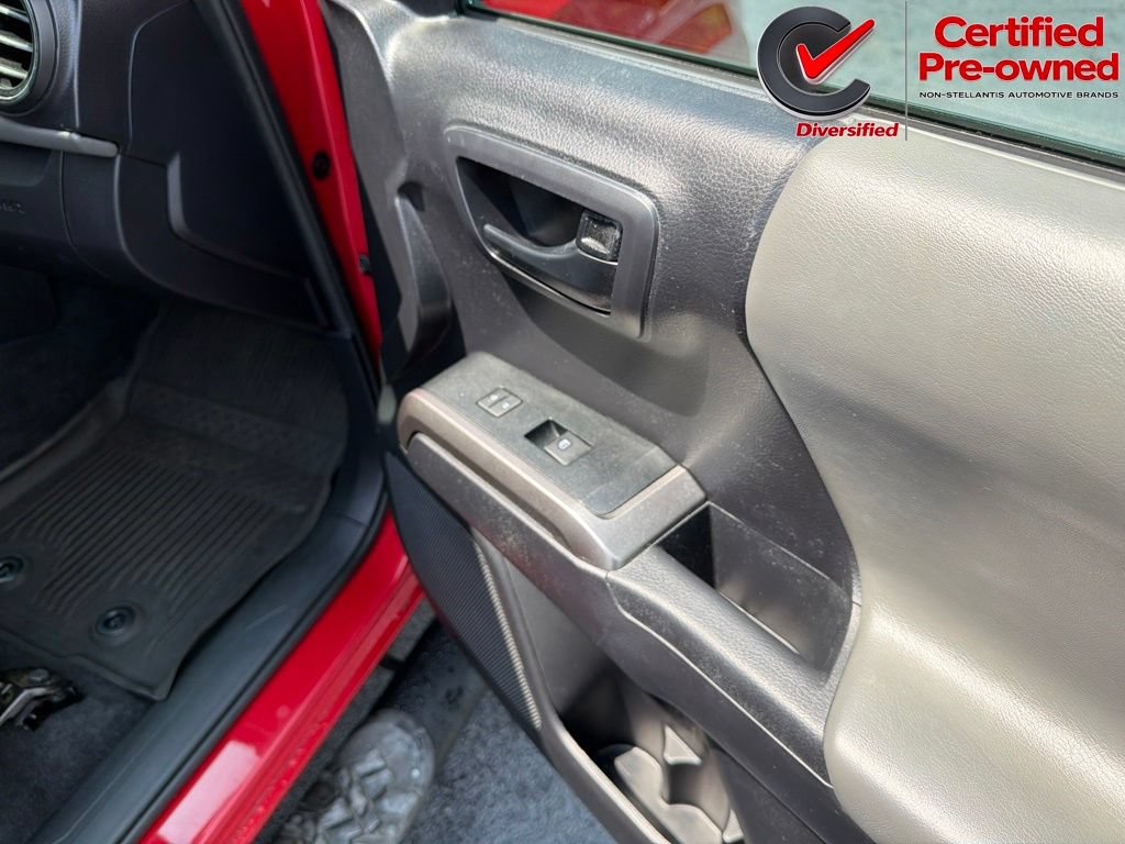 Used 2021 Toyota Tacoma SR5 RWD image 27
