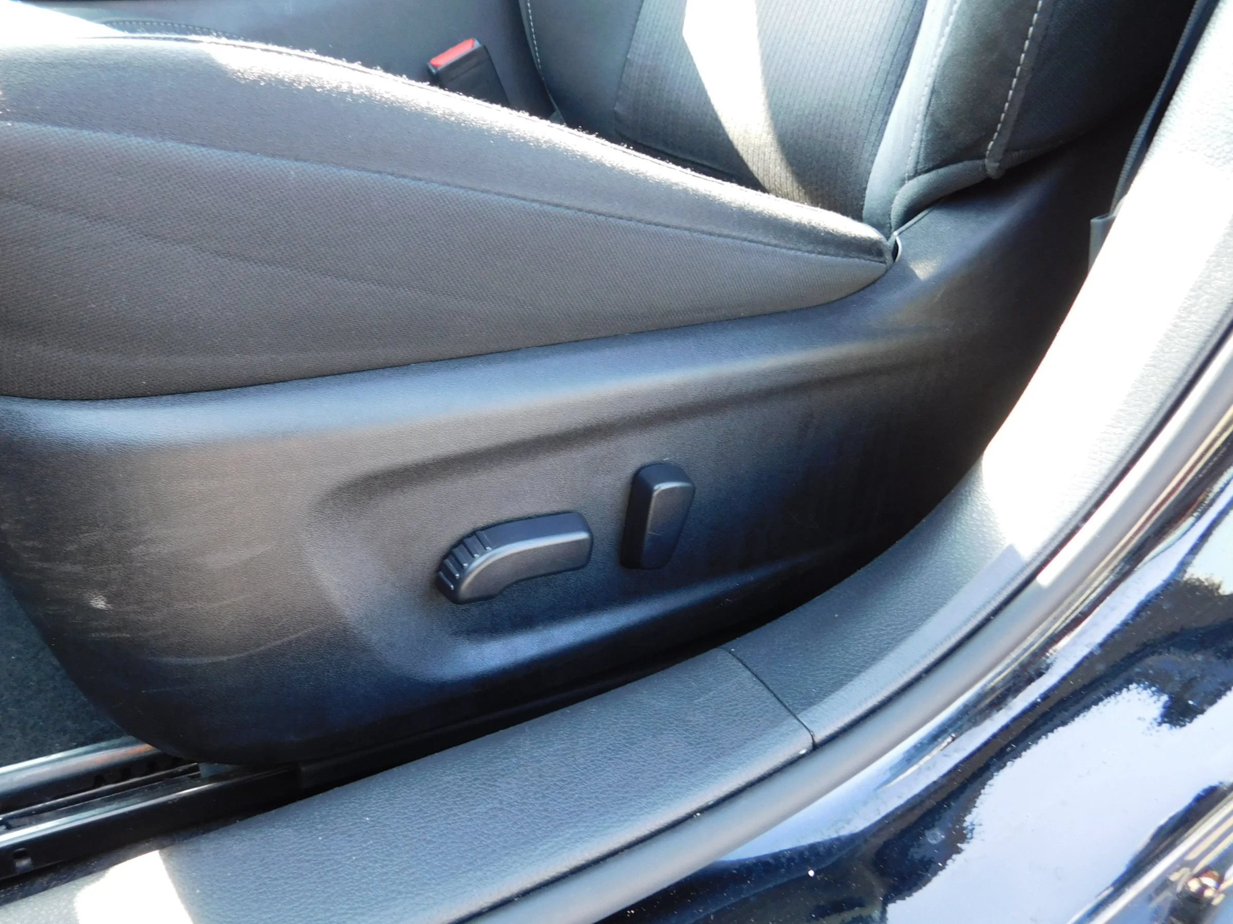 Used 2024 Nissan Altima 2.5 SV FWD image 14