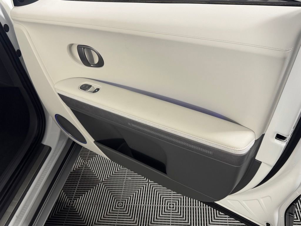 Used 2025 Hyundai Ioniq 5 Limited RWD image 36