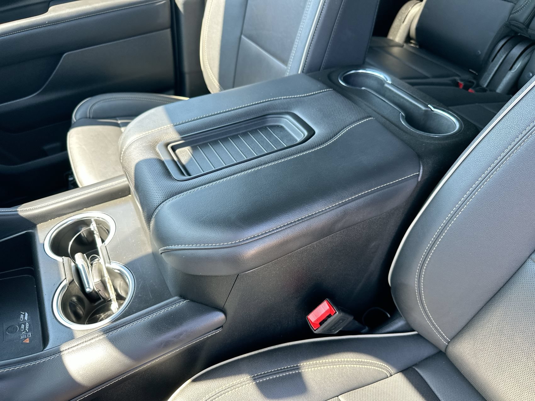 Used 2024 GMC Yukon SLT AWD/4WD image 21