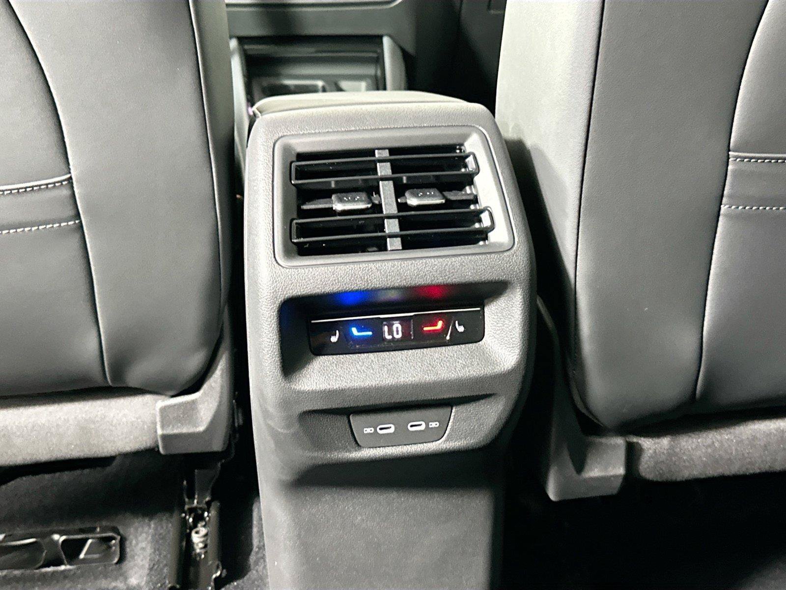 Used 2025 Volkswagen Tiguan SEL R-Line AWD/4WD image 28