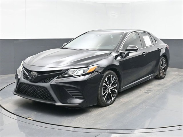 Used 2018 Toyota Camry L image 13