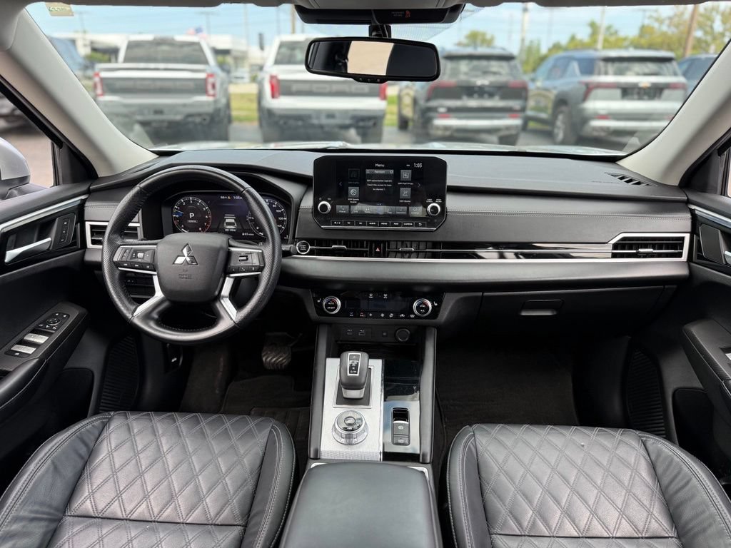 Used 2022 Mitsubishi Outlander SEL AWD/4WD image 2