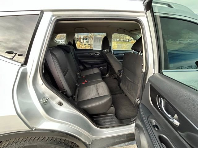 Used 2020 Nissan Rogue SV image 21