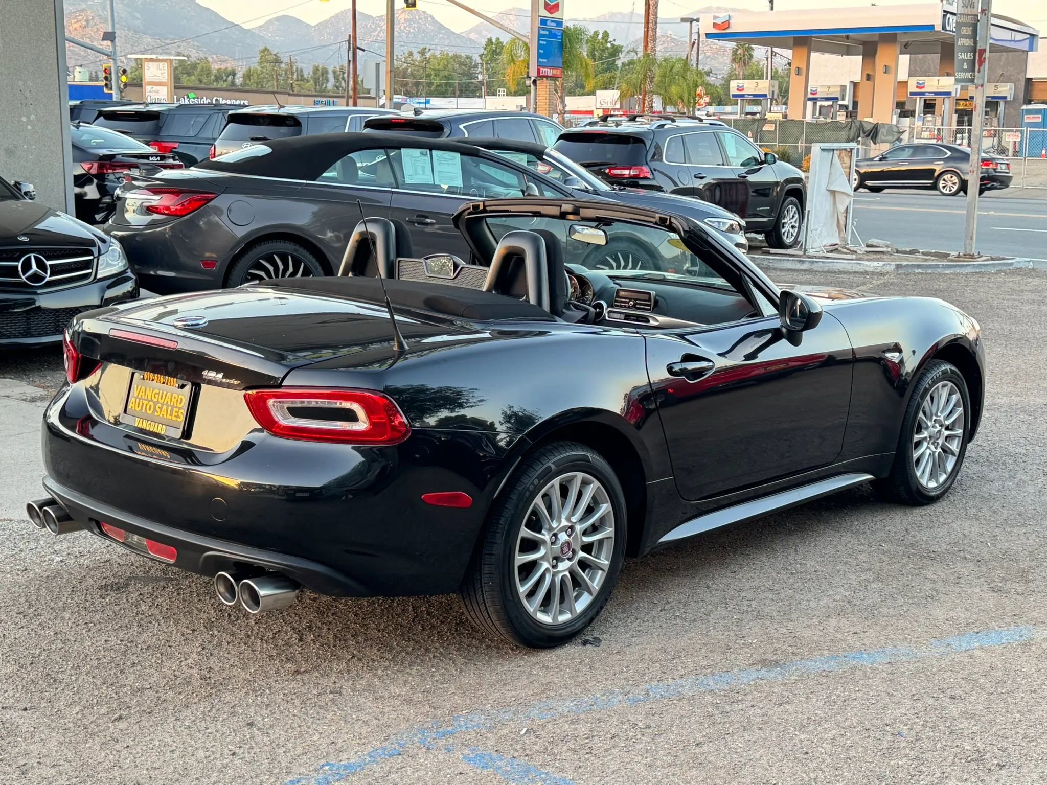Used 2018 FIAT 124 Spider Classica RWD image 40