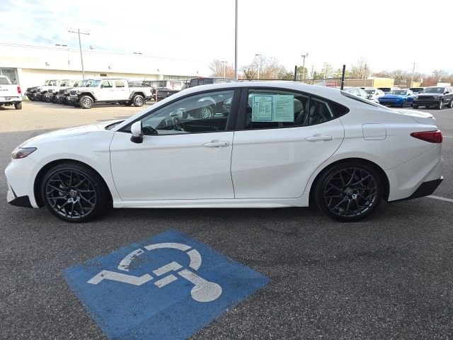Used 2025 Toyota Camry SE w/ Convenience Package image 26