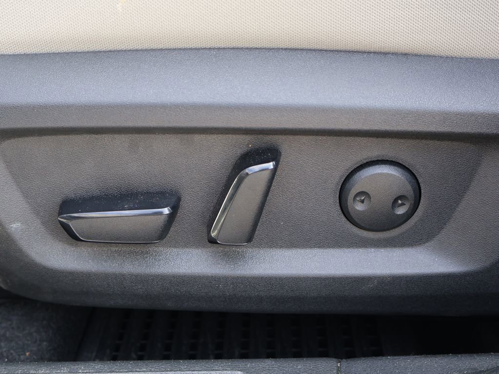 Used 2023 Nissan Rogue SV FWD image 28