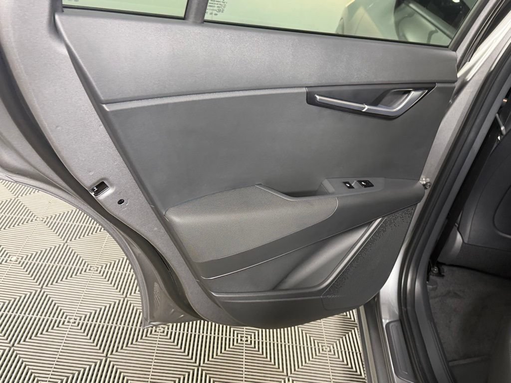 Used 2025 Kia Niro Wind w/ Wind Preserve Package FWD image 25