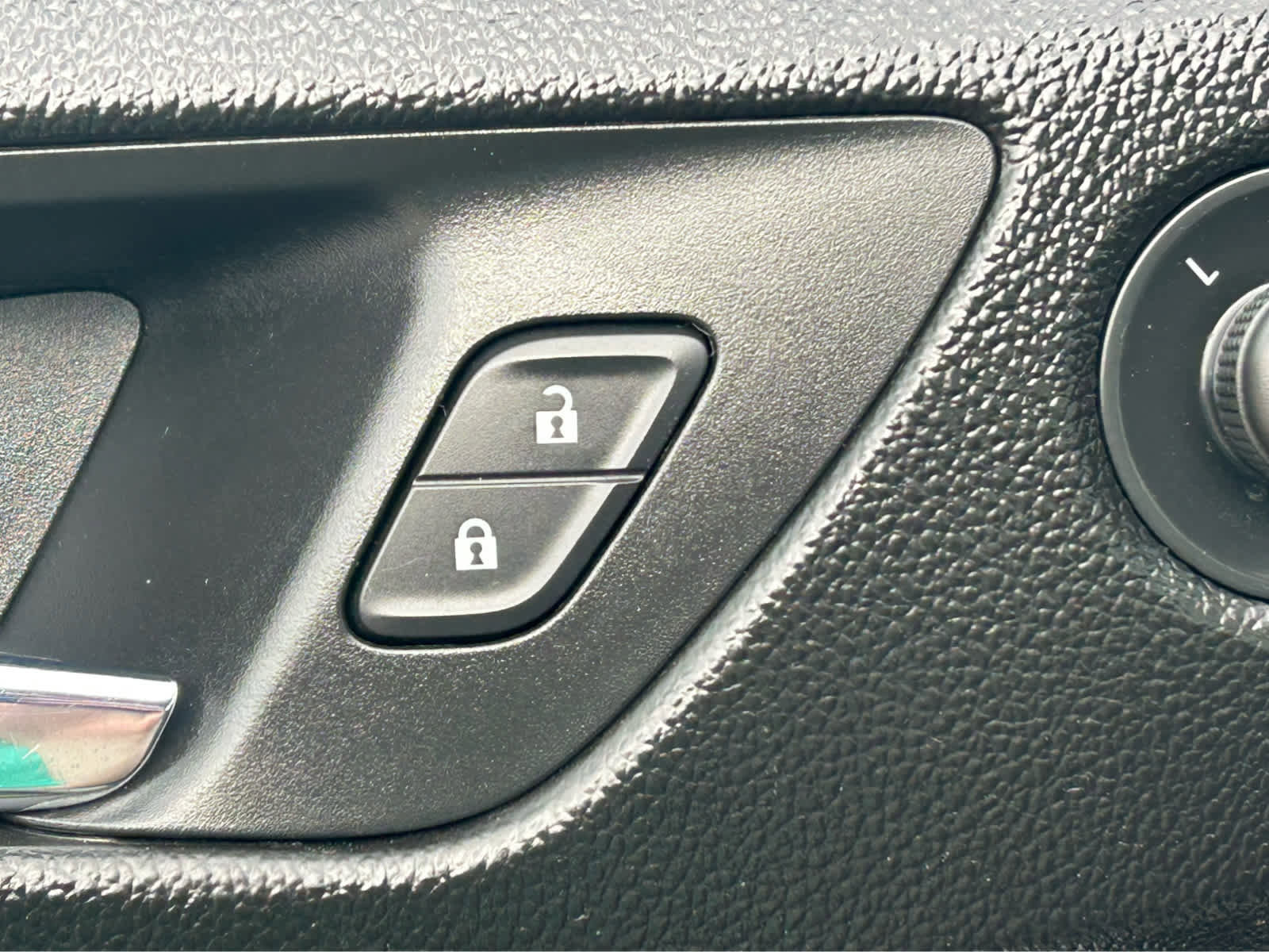 Used 2018 Chevrolet Cruze LT w/ Convenience Package FWD image 14