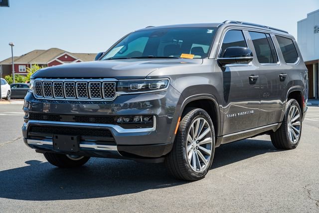 Used 2023 Jeep Grand Wagoneer 4WD w/ Flexible Seating Group image 3