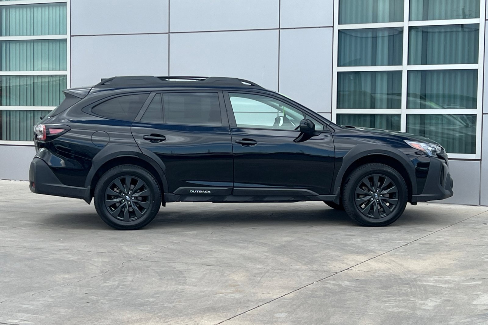 Used 2024 Subaru Outback Onyx Edition image 3
