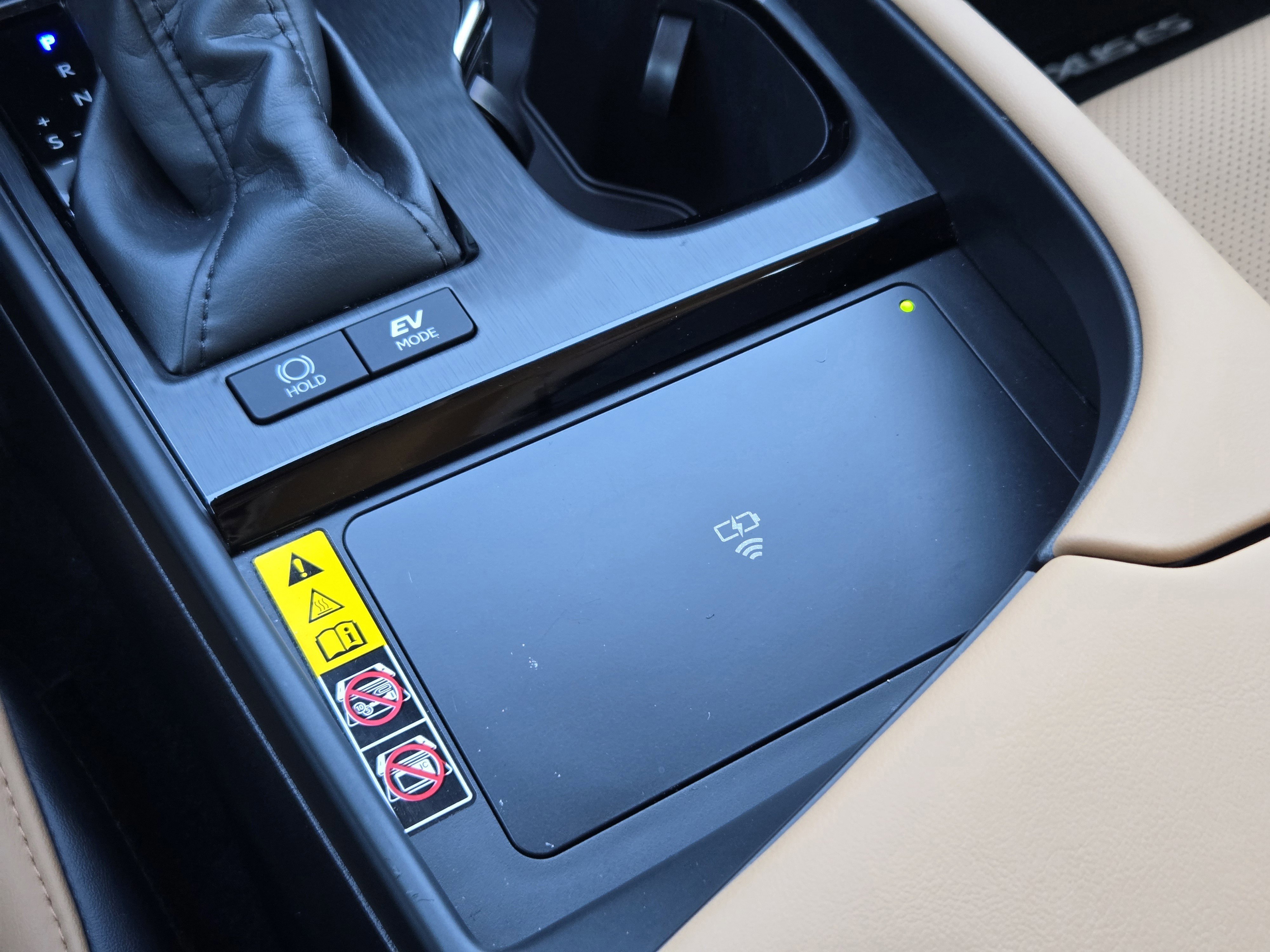 Used 2025 Lexus ES 300h w/ Premium Package FWD image 18