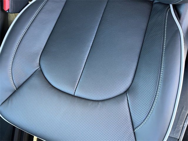 New 2026 Chrysler Pacifica Limited w/ Uconnect Theater Family Group image 13