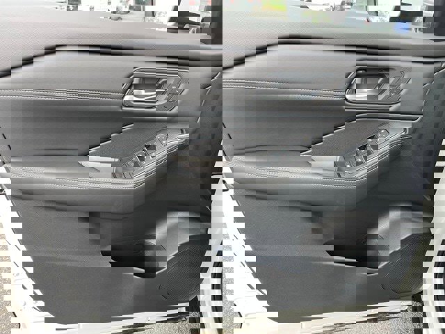 New 2025 Nissan Rogue SL w/ Tech Package image 10