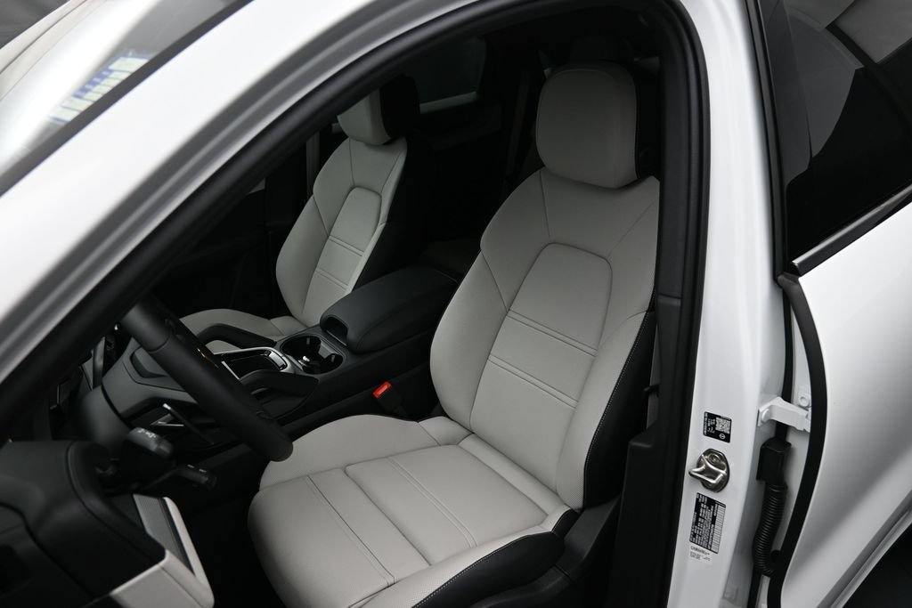 New 2026 Porsche Cayenne S AWD/4WD image 6