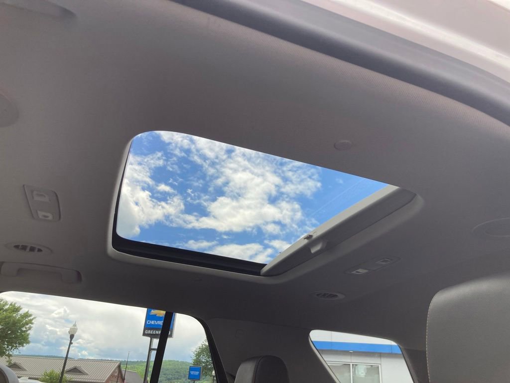 Used 2019 Chevrolet Traverse RS w/ LPO, Floor Liner Package AWD/4WD image 17