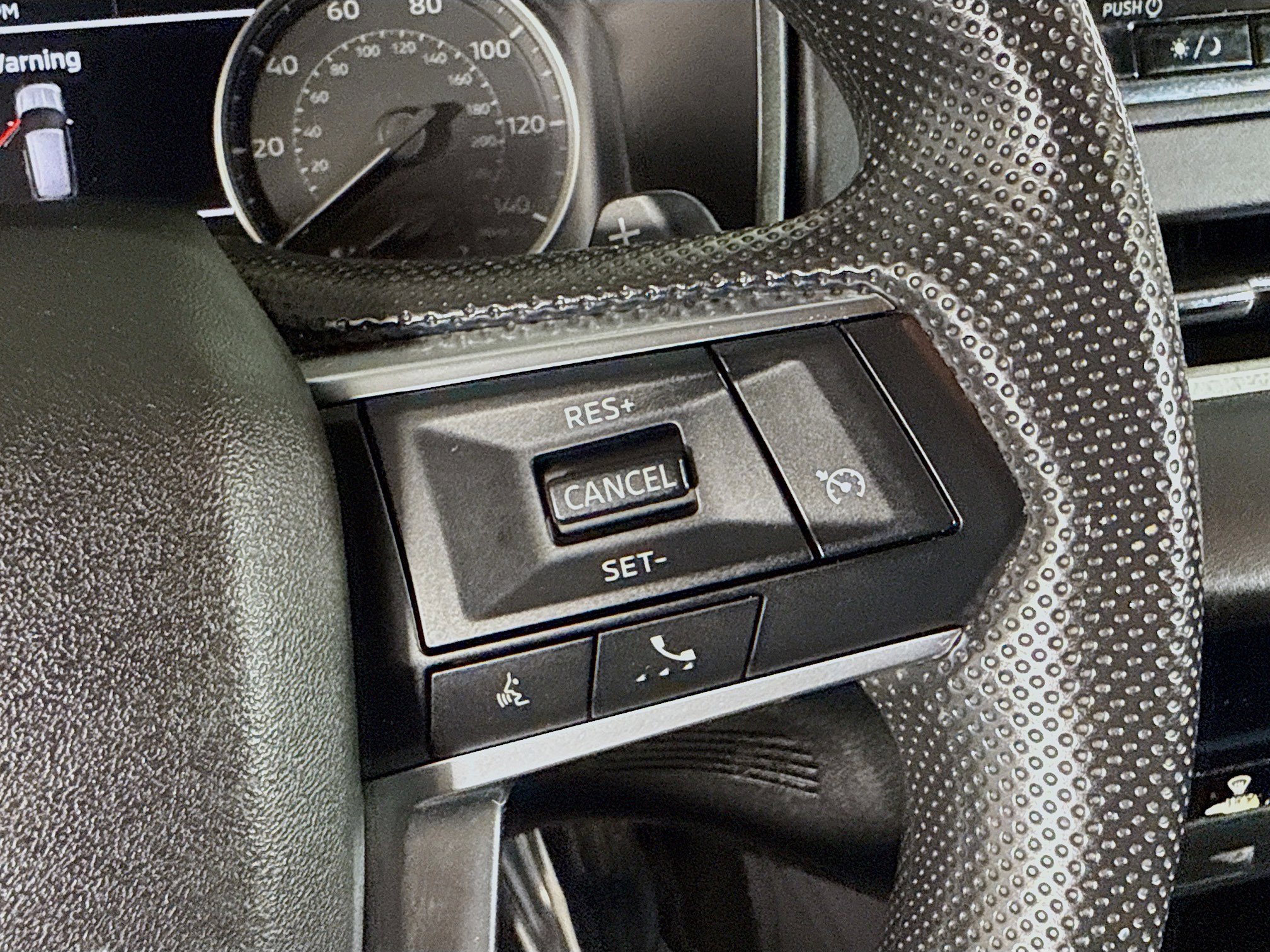 Used 2024 Mitsubishi Outlander ES image 15